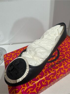 Tory Burch Black Leather Logo Ballet Flat